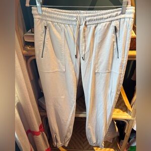 Athleta Women’s Farrallon Joggers in Birch‎ Grey